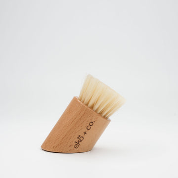 face dry brush with natural bristles