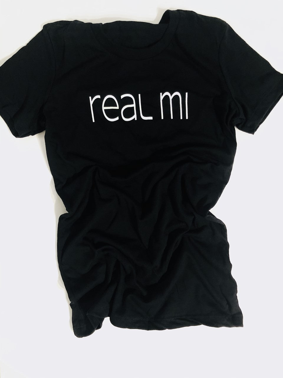 real mi t-shirt modern lifestyle apparel